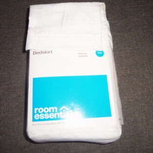Room Essentials Tailored Bedskirt TWIN